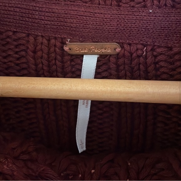 Free People Berry/Burgandy Long Sleeve Mock Neck Chunky Sweater 100% Cotton - Picture 3 of 4